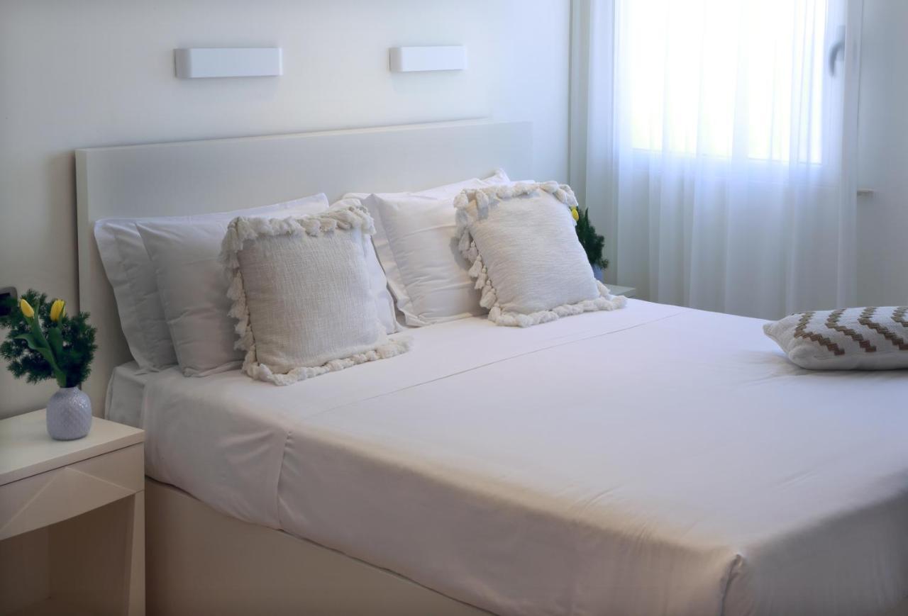 Piccadilly Rooms Restaurant And Beach Santa Maria al Bagno Exterior photo