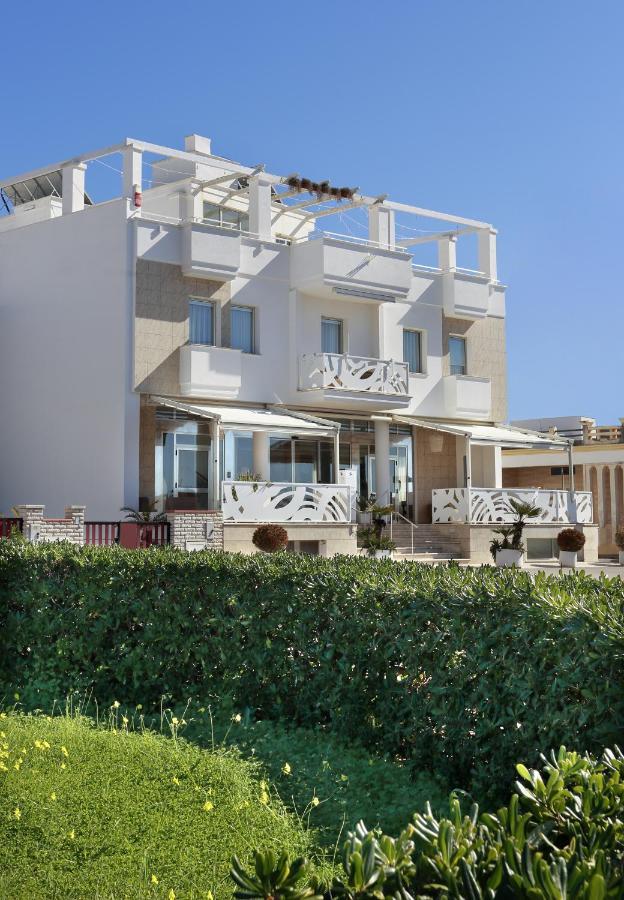 Piccadilly Rooms Restaurant And Beach Santa Maria al Bagno Exterior photo