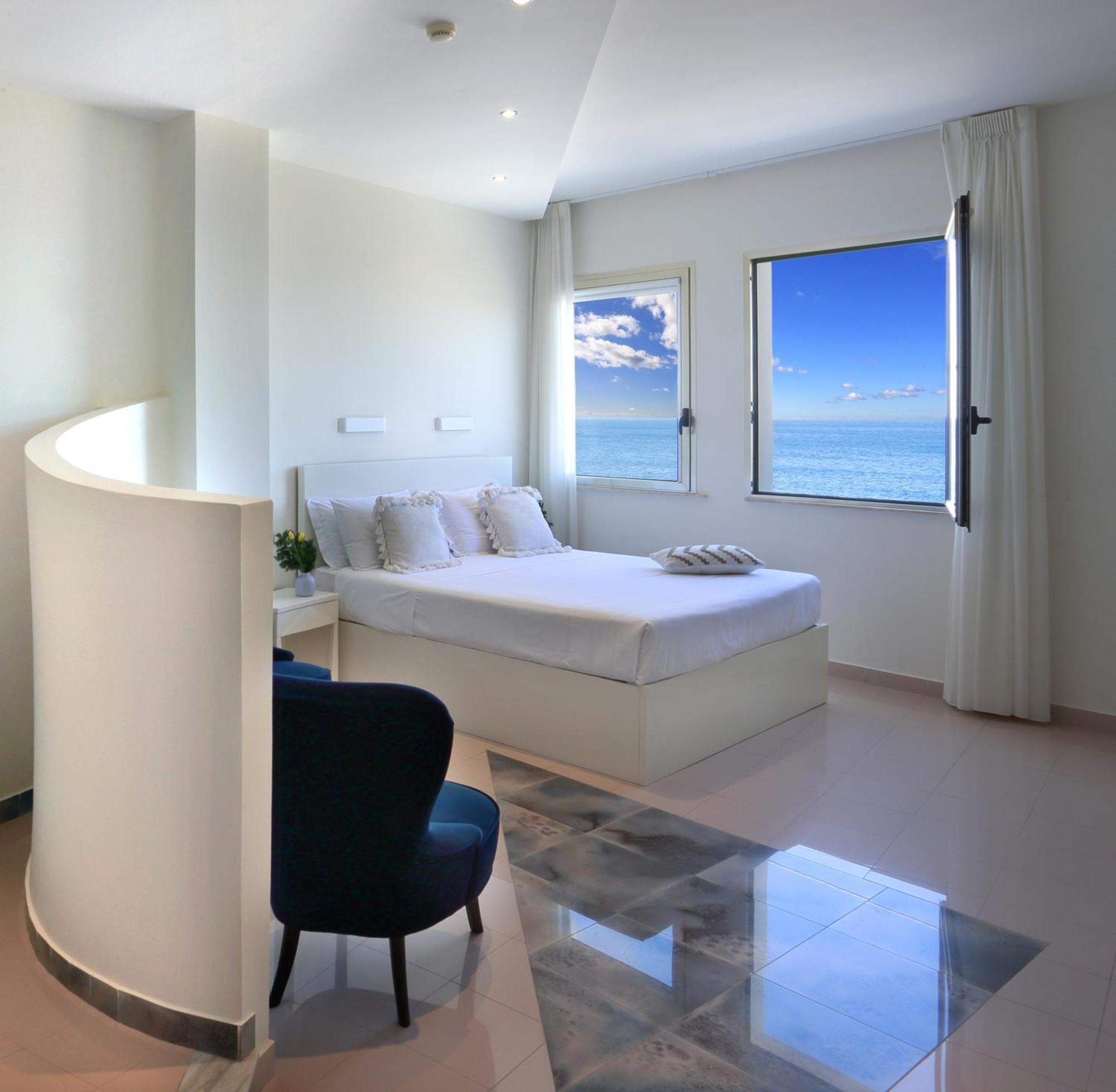 Piccadilly Rooms Restaurant And Beach Santa Maria al Bagno Exterior photo