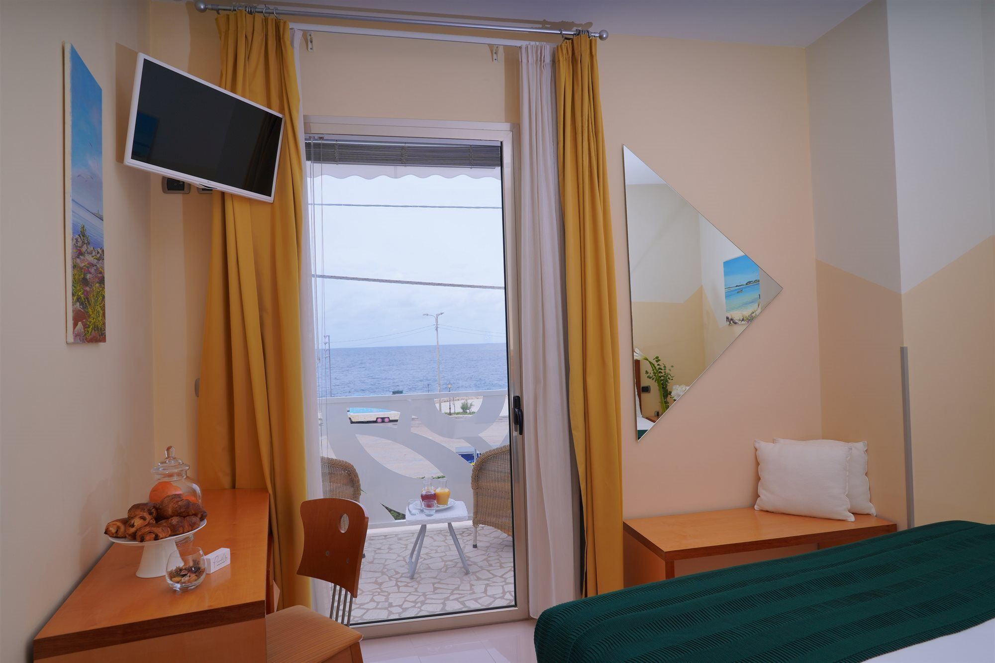Piccadilly Rooms Restaurant And Beach Santa Maria al Bagno Exterior photo